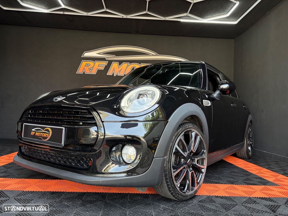 MINI 5 Portas Cooper D Aut. - 18