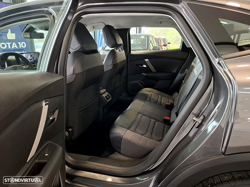 Citroën C4 X 1.2 PureTech Plus EAT8 - 10