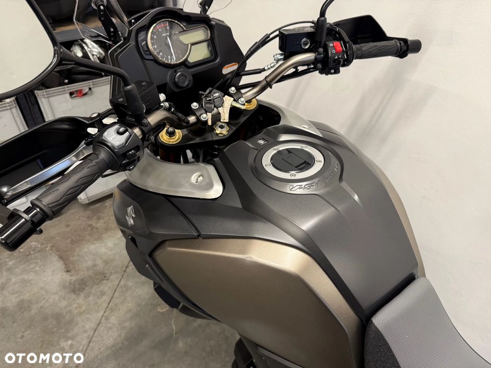 Suzuki V-STROM - 24