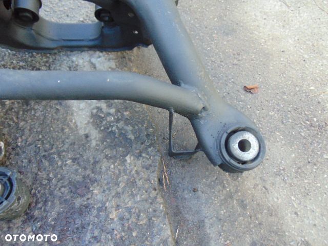 BMW E46 LUX wózek sanki BELKA ława TRAWERSA TYŁ TYLNA zawieszena OK poduszki GUMY - 4