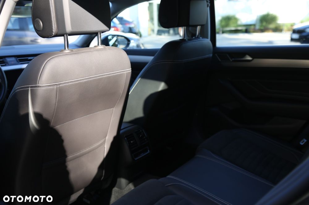 Volkswagen Passat 1.5 TSI OPF DSG Elegance - 26