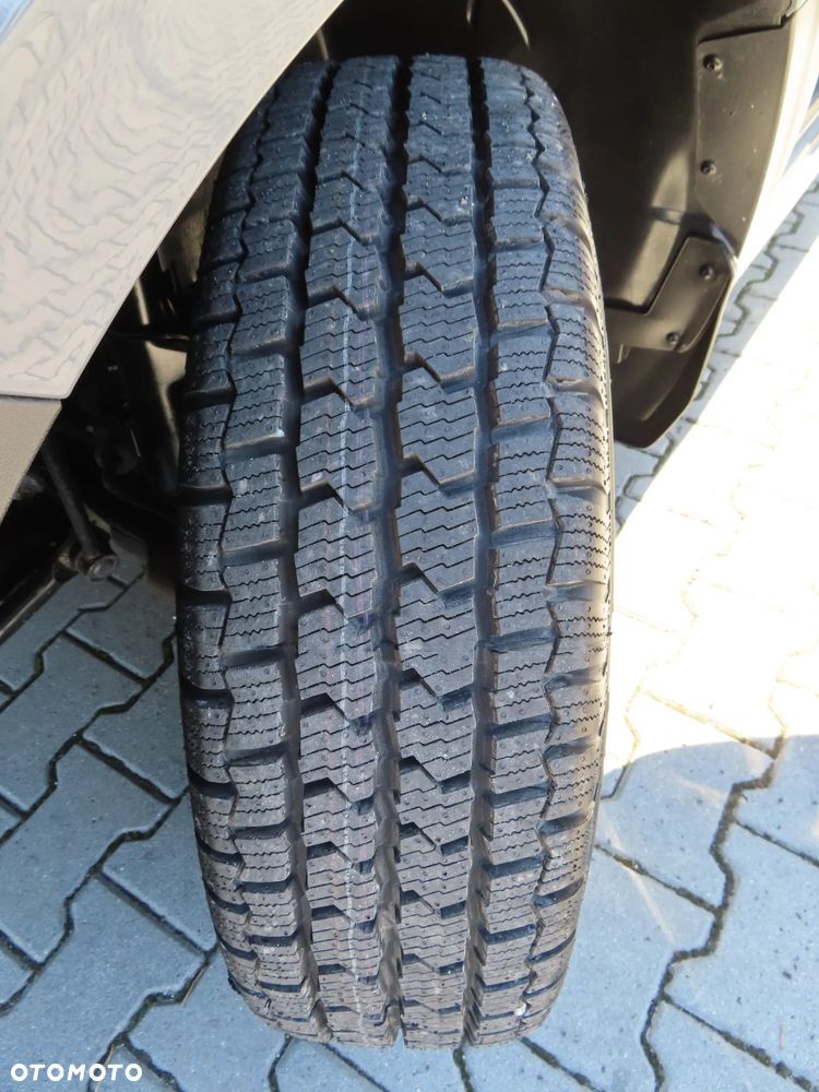 Volkswagen Crafter 2.0 TDI 180 KM Furgon Blaszak L3H3 Standard / Dach Wysoki Rozstaw Osi 3640 mm 1248 Kg Ładowność Fotel ergoActive Z Masażem Kamera Parkowania Tempomat Stan Jak Nowy UNIKAT GOTOWY DOSTEPNY POLECAM - 17