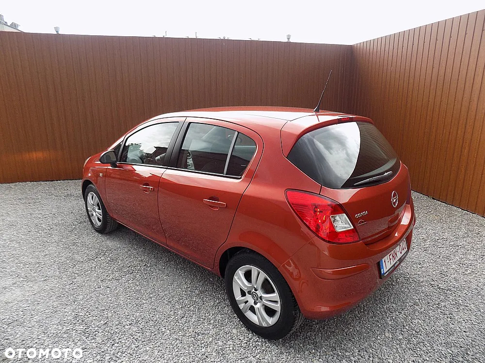 Opel Corsa 1.2 16V Color Edition - 4