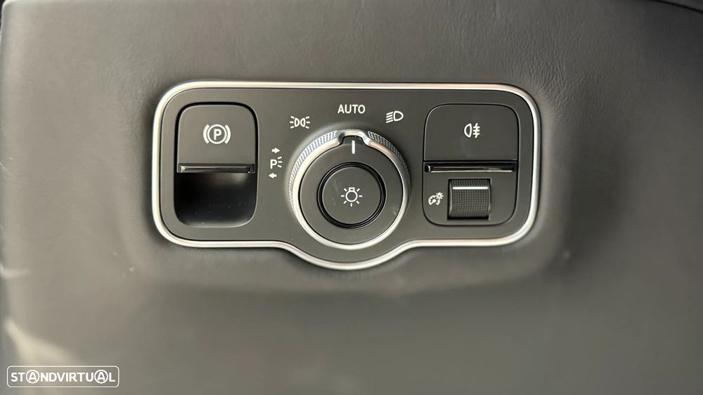 Aston Martin DB12 Coupé V8 Auto - 42