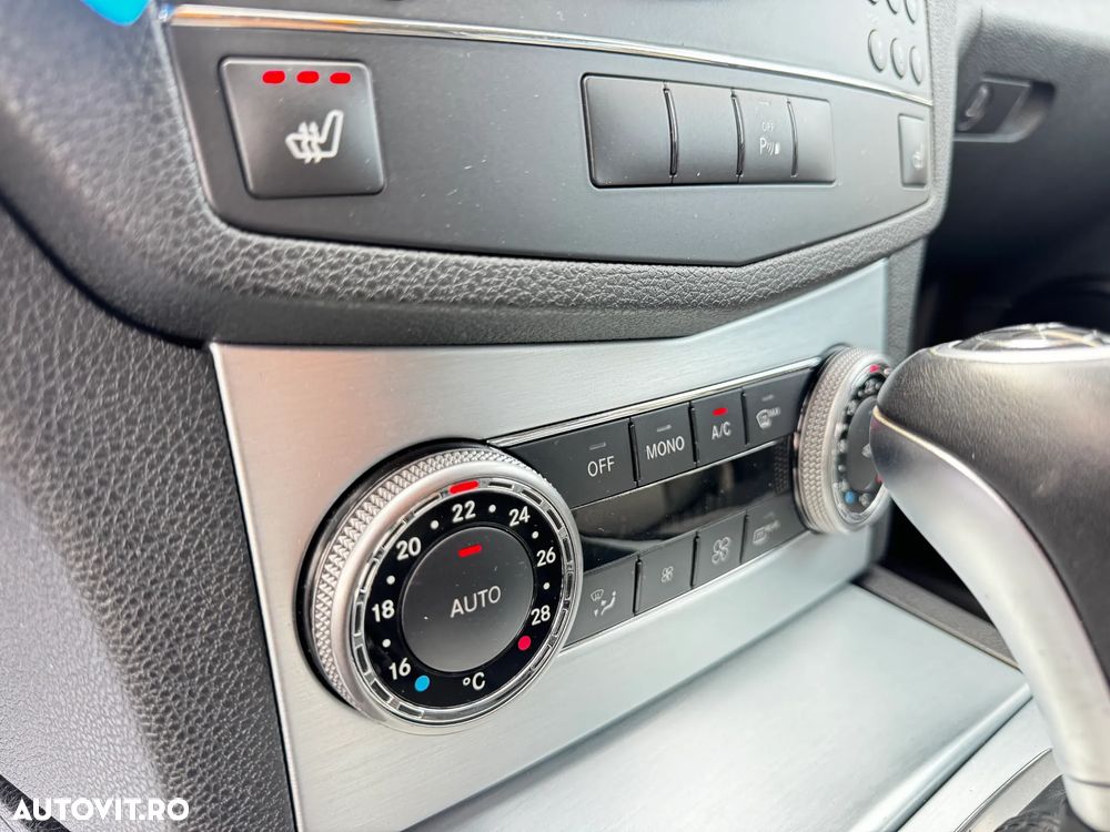 Mercedes-Benz C 180 Kompressor Automatik BlueEFFICIENCY - 29