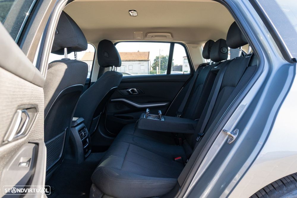 BMW 330 e Auto - 13