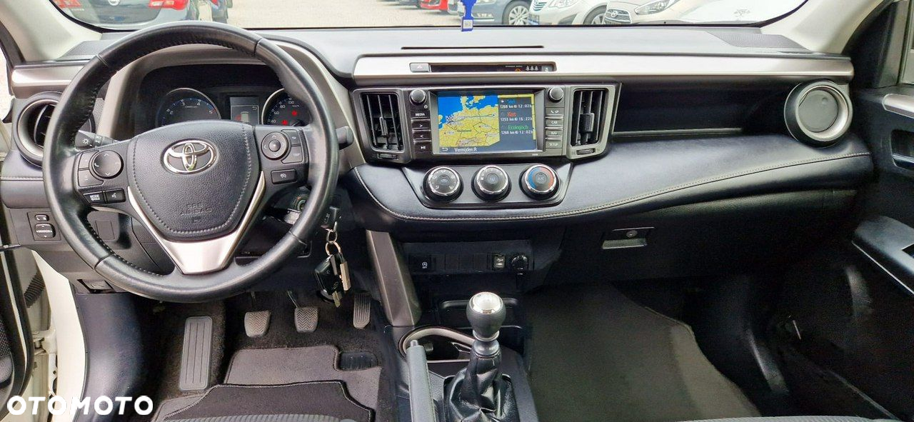 Toyota RAV4 - 16