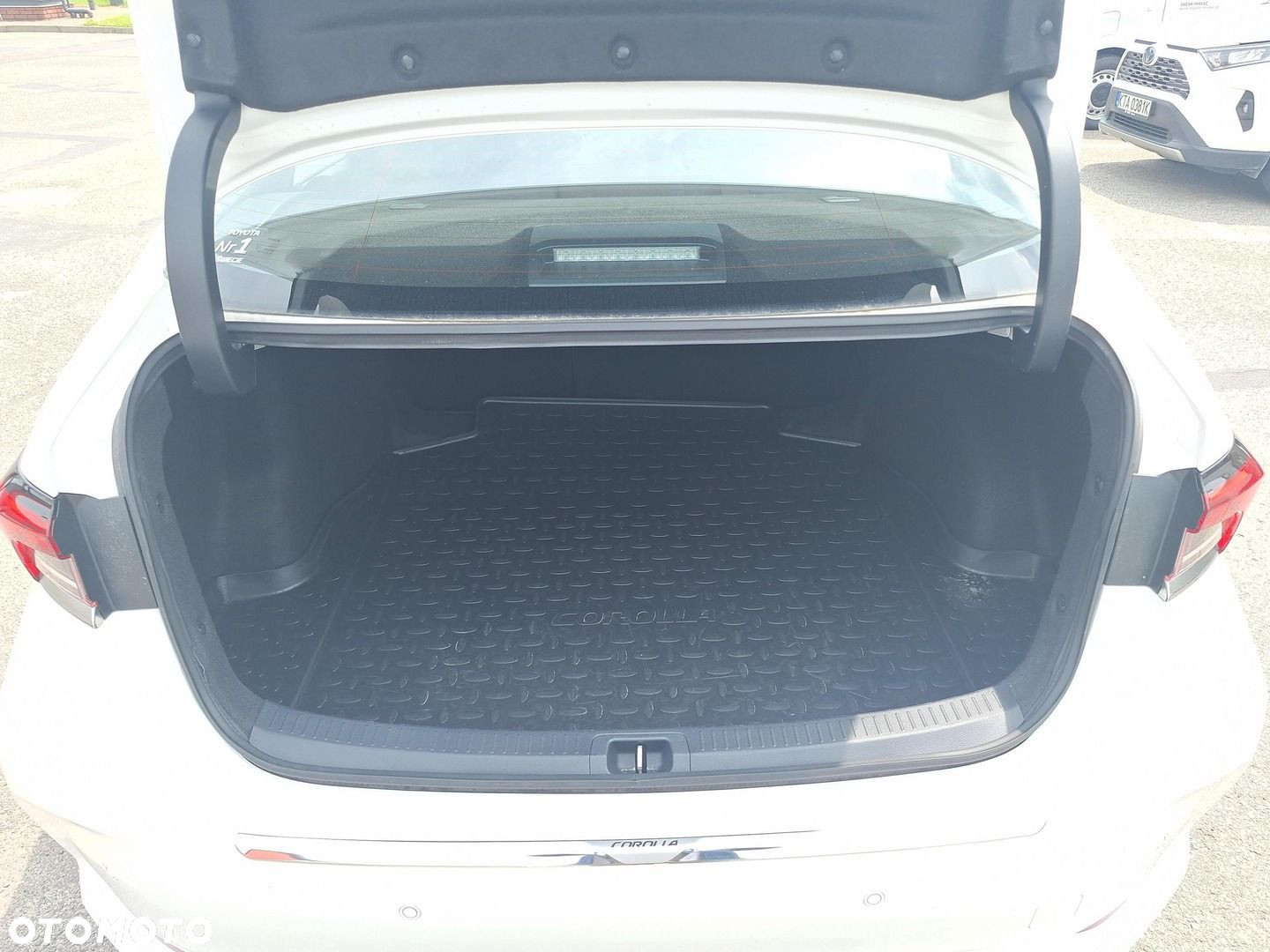 Toyota Corolla - 13
