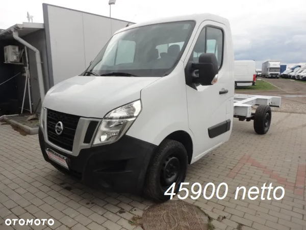 Nissan NV 400