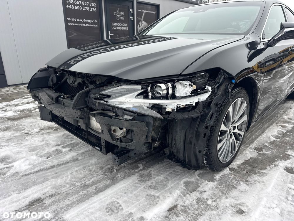 Lexus ES 300h Prestige - 11