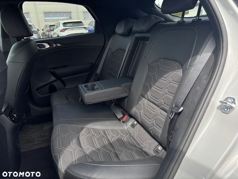 Kia XCeed 1.6 T-GDI Tribute DCT - 24