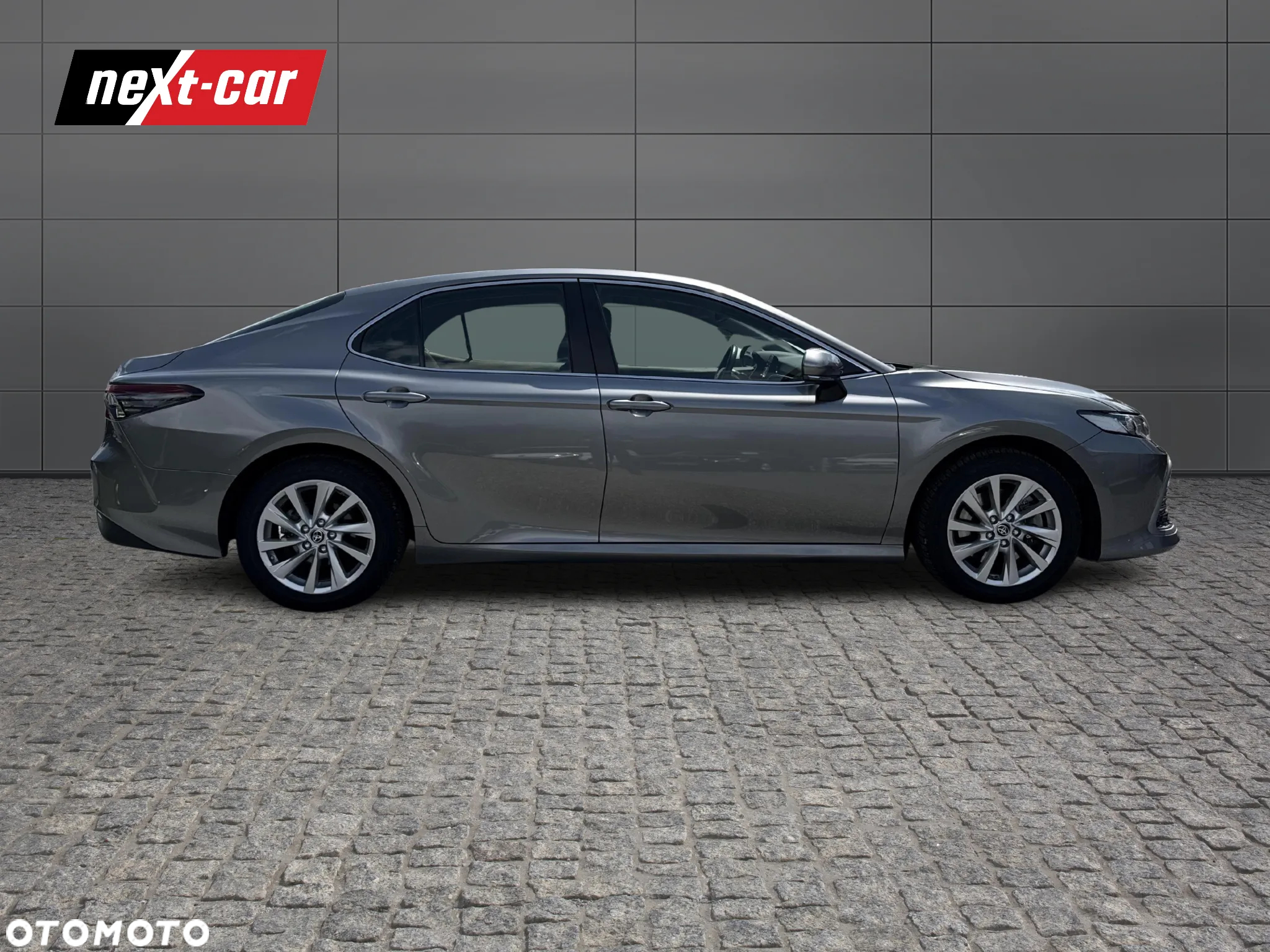 Toyota Camry 2.5 Hybrid Comfort CVT - 6