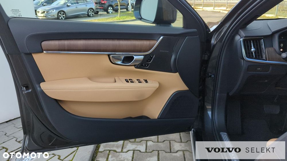 Volvo V90 Cross Country - 11