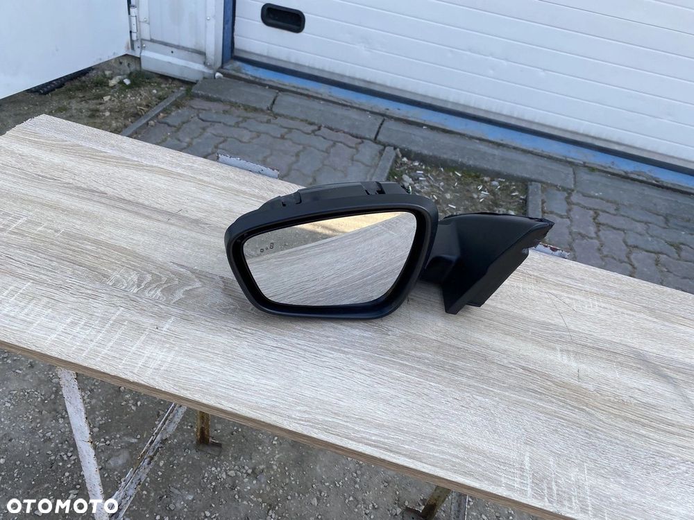 LUSTERKO LEWE FORD KUGA MK3 11 PIN LV4B17683DE - 1