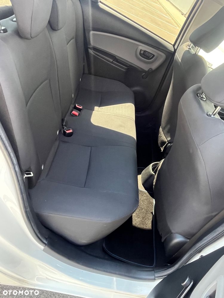 Toyota Yaris 1.0 Premium - 11