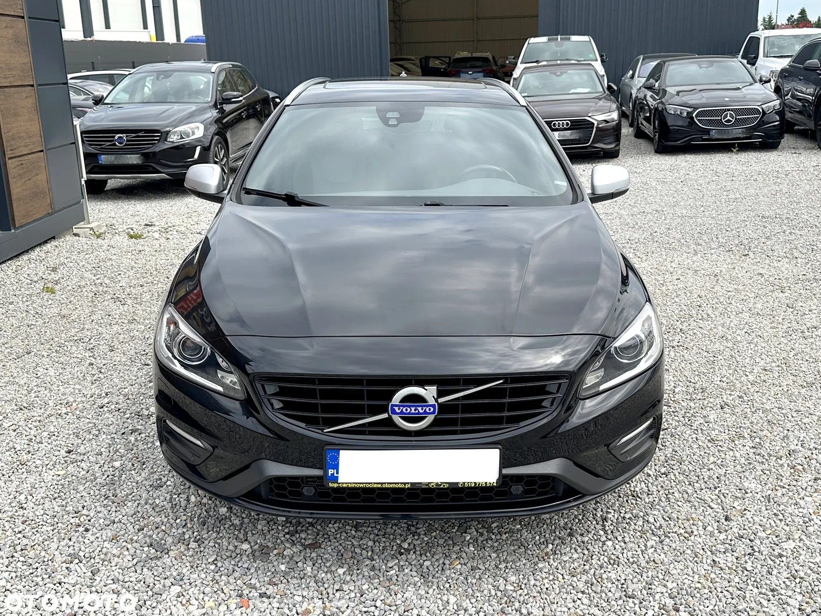 Volvo V60 D4 Geartronic R-Design - 11