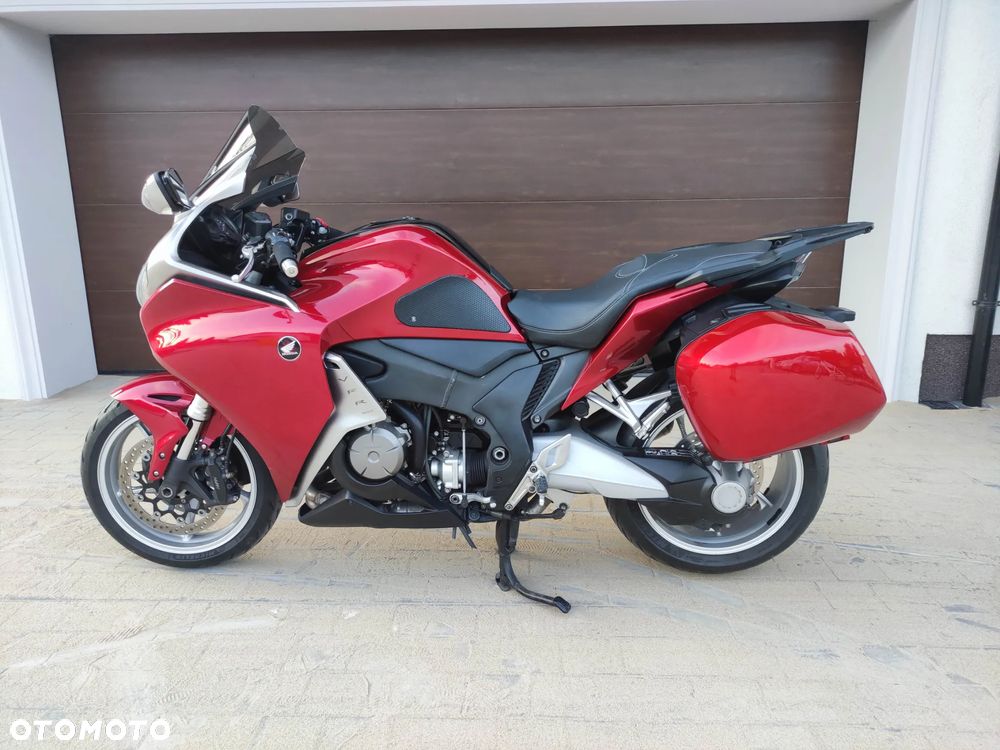 Honda VFR - 10