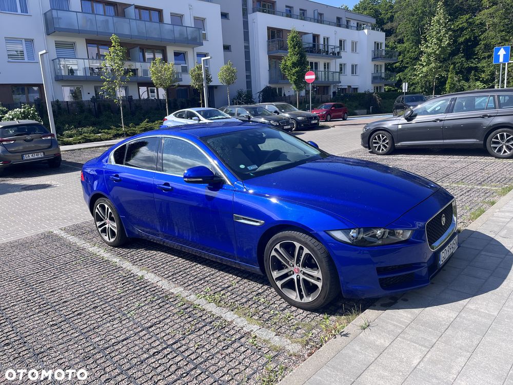Jaguar XE 2.0 D Pure - 6