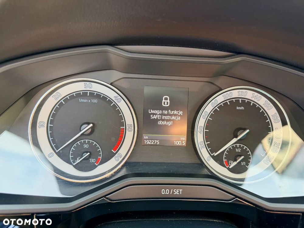 Skoda Superb 2017 photo 5