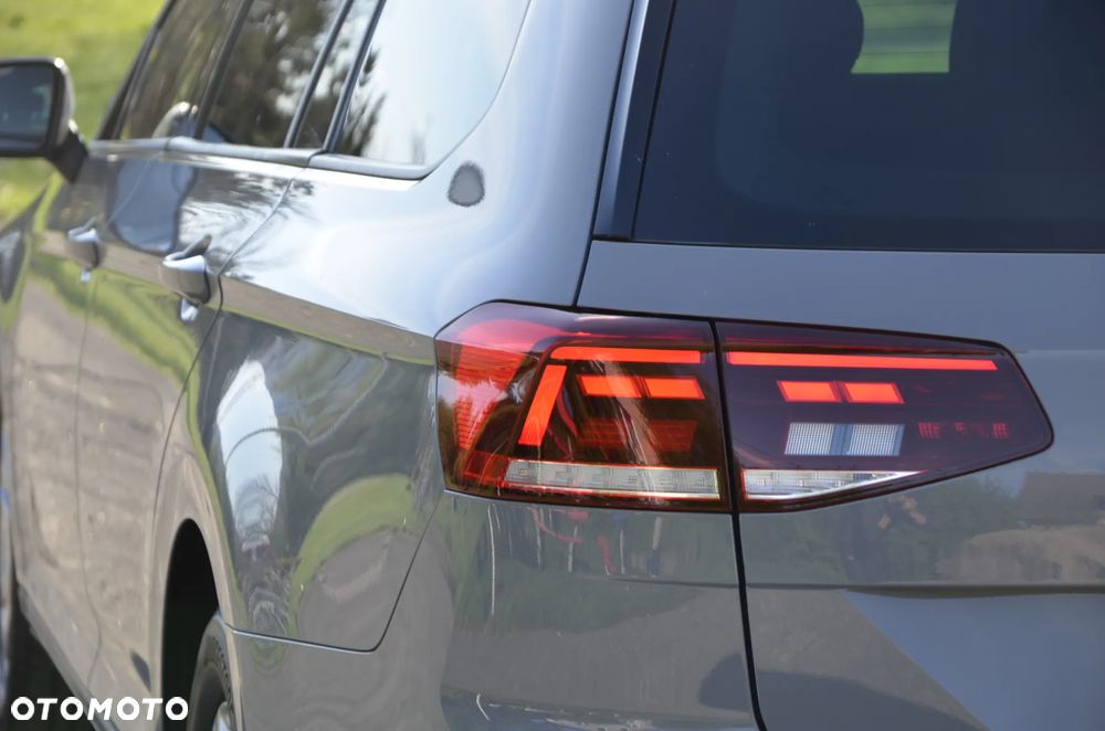Volkswagen Passat - 16
