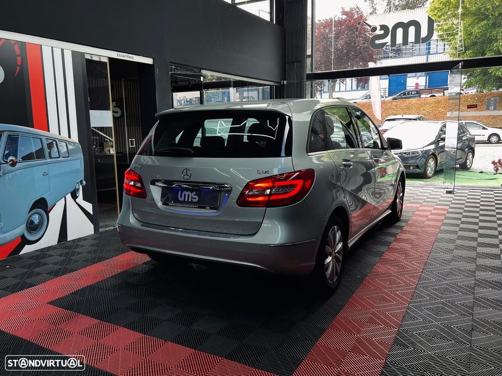 Mercedes-Benz B 180 d Style - 12