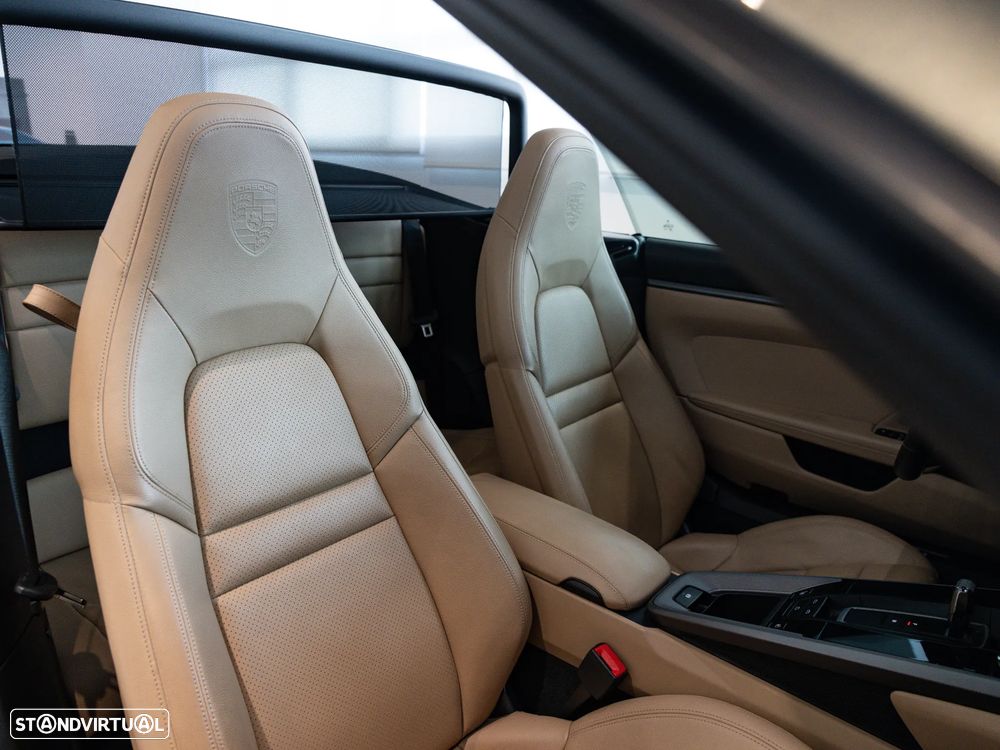 Porsche 911 (992) Carrera 4S PDK - 38