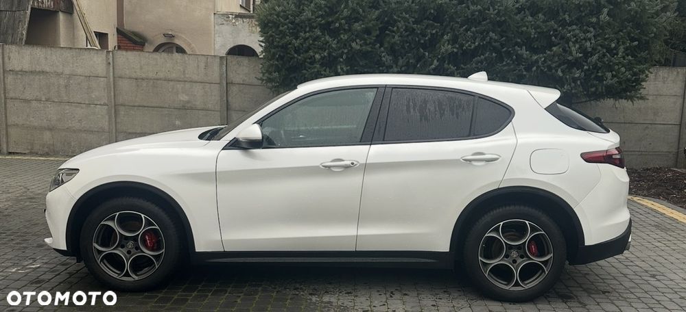 Alfa Romeo Stelvio 2.2 16V AT8 Q4 Veloce - 3