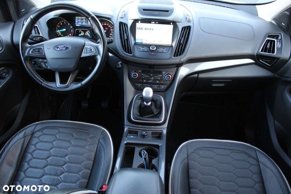 Ford Kuga 1.5 EcoBoost 2x4 Vignale - 35