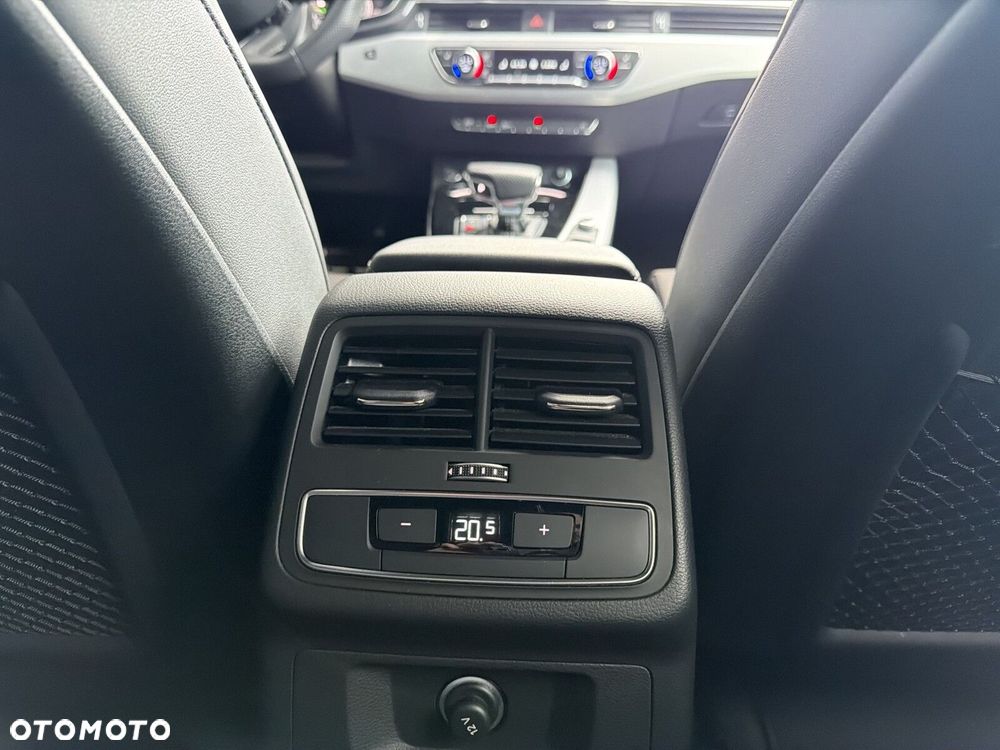 Audi A4 Avant 35 TFSI mHEV S Line S tronic - 24