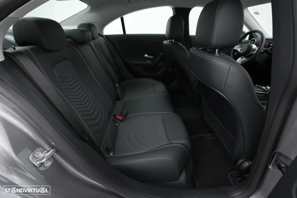 Mercedes-Benz CLA 200 d - 25