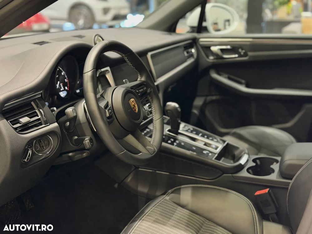 Porsche Macan T - 18