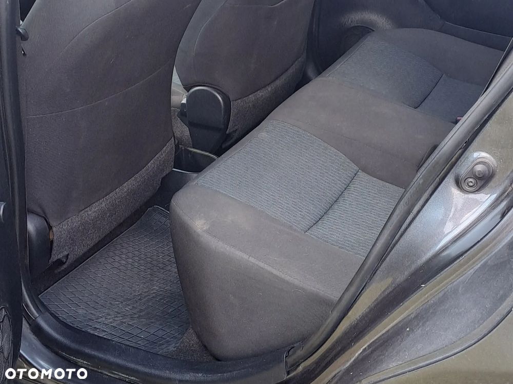 Toyota Yaris 1.0 Luna - 18