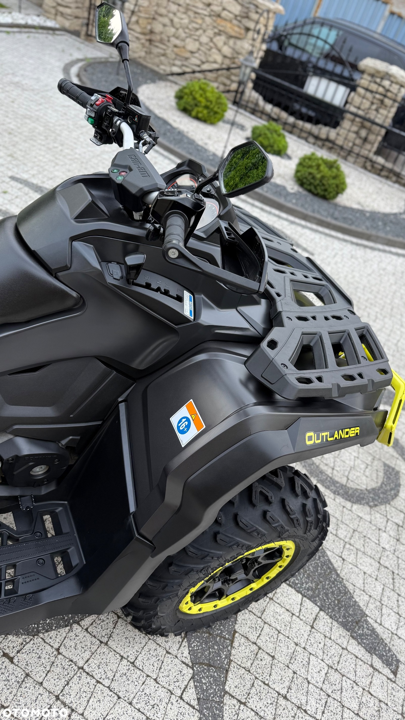 Can-Am Outlander Max - 15