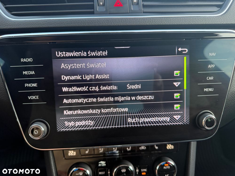 Skoda Superb 2.0 TDI SCR Style DSG - 28