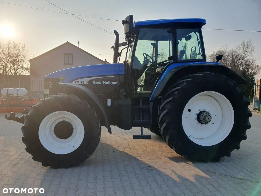 New Holland TM 175 - 9