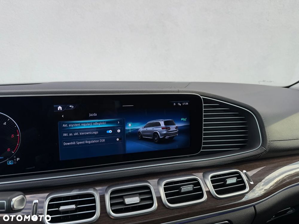 Mercedes-Benz GLS - 22