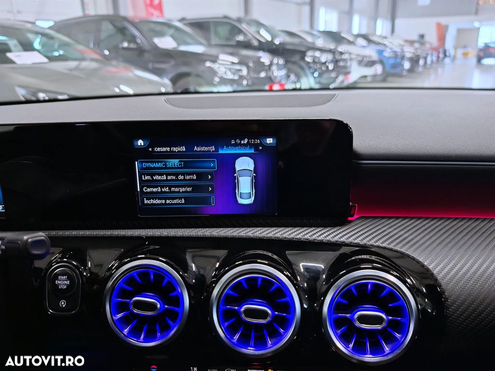 Mercedes-Benz CLA 180 7G-DCT - 17