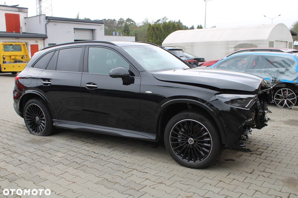 Mercedes-Benz GLC 300 e PHEV 4-Matic AMG Line - 6