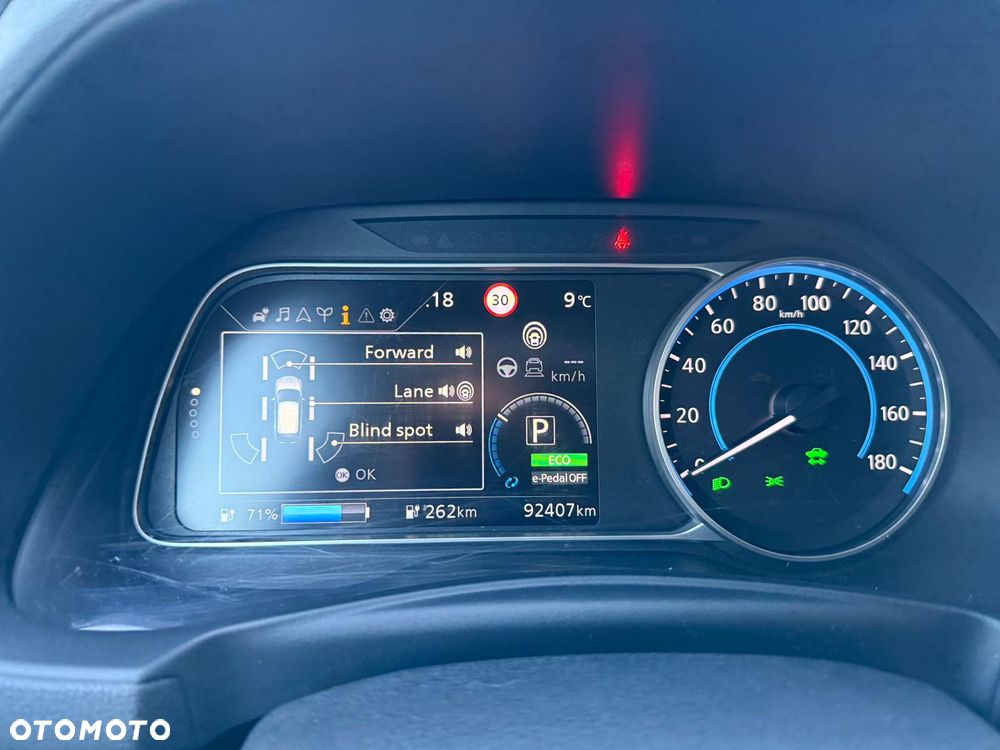 Nissan Leaf 62 kWh e+ Tekna - 17