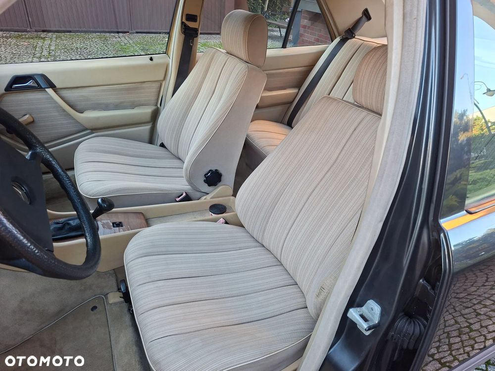 Mercedes-Benz W124 (1984-1993) 1989