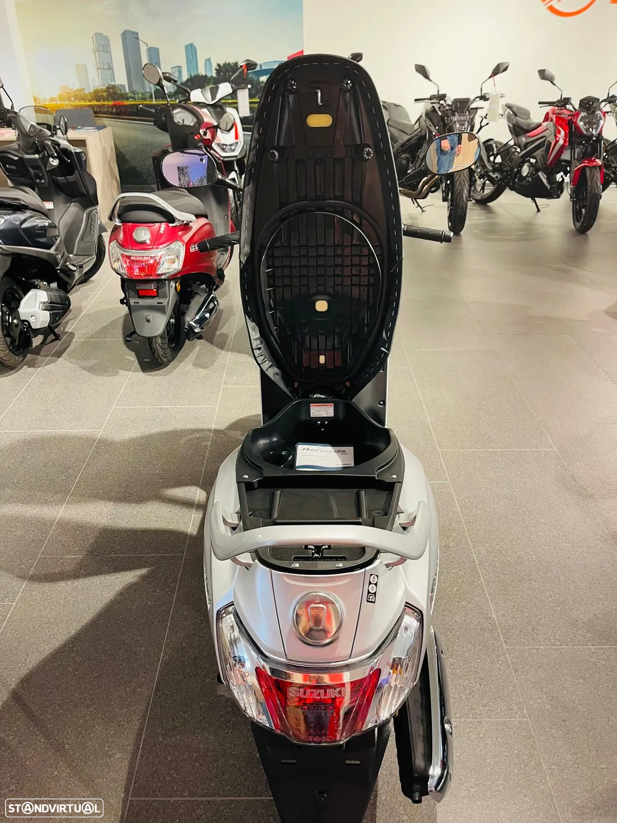 Suzuki Adress - 4