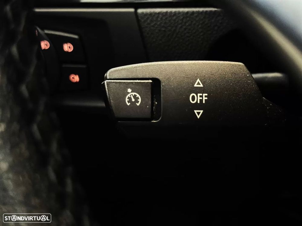 BMW 318 d Touring Navigation - 26