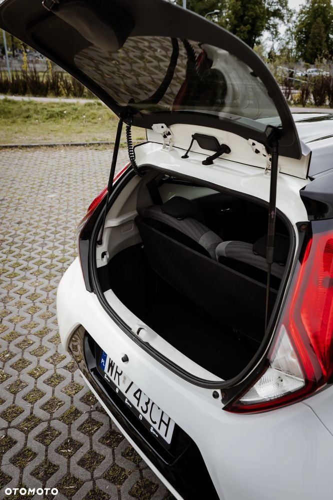 Toyota Aygo x-play club - 11