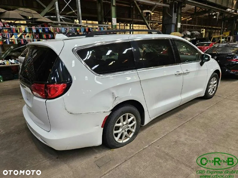 Chrysler Pacifica - 12