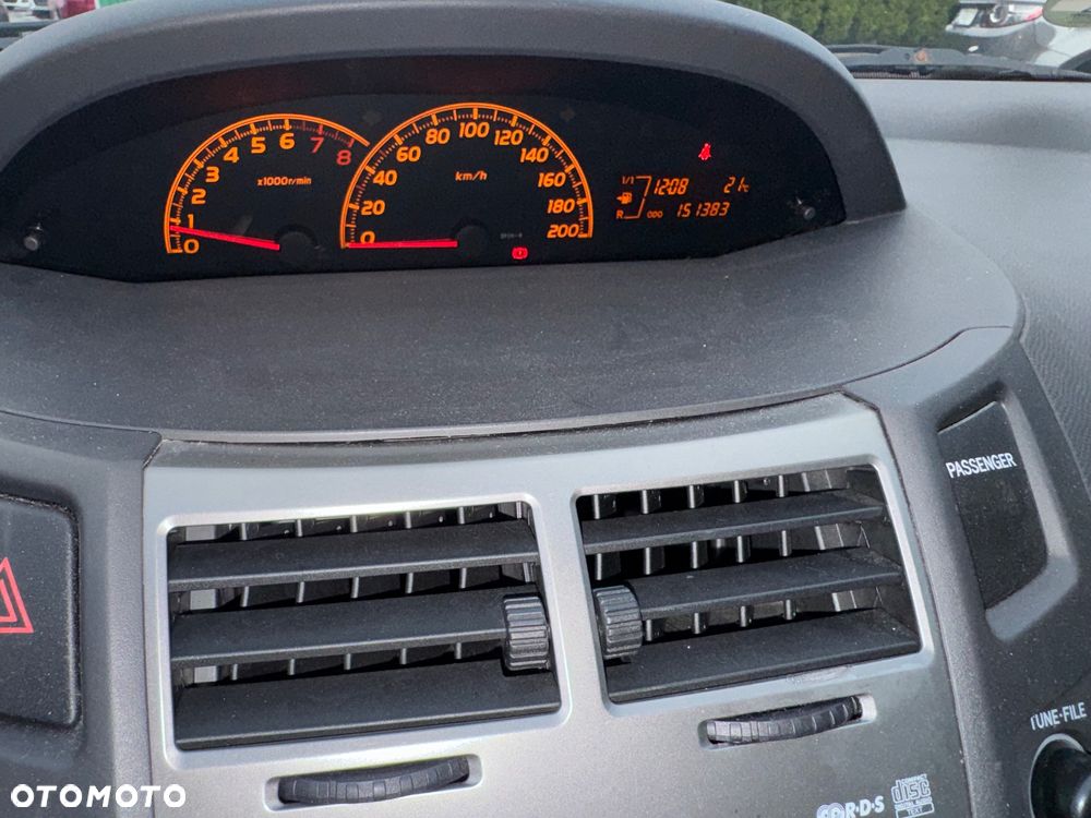 Toyota Yaris 1.3 VVT-i Sol - 16