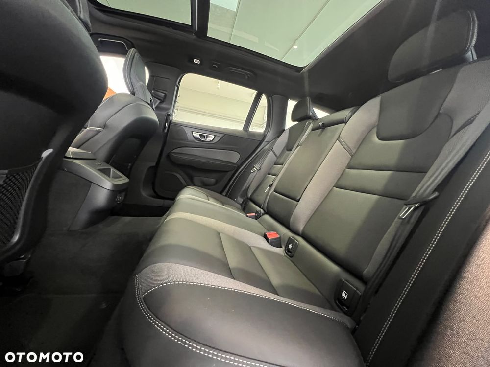 Volvo V60 B4 B Ultimate Dark - 21