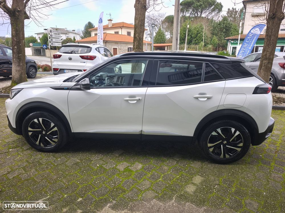 Peugeot e-2008 50 kWh GT - 4