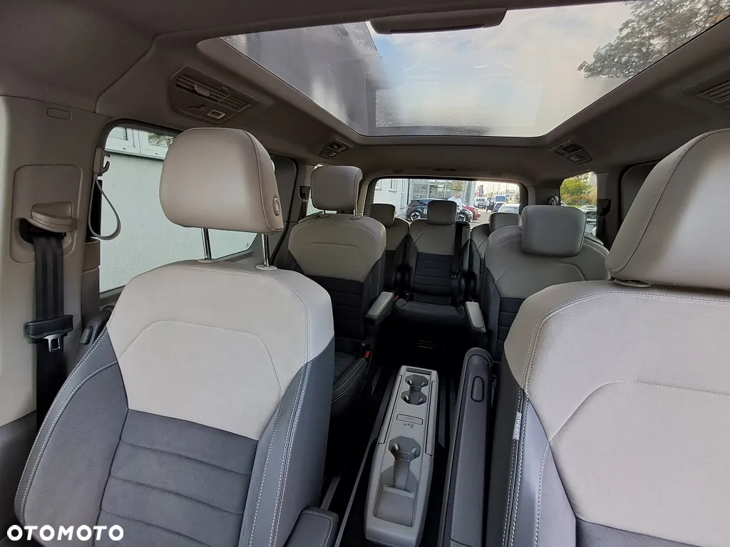 Volkswagen Multivan - 35