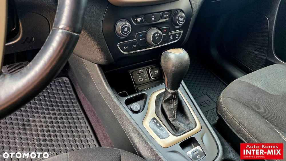 Jeep Cherokee - 21