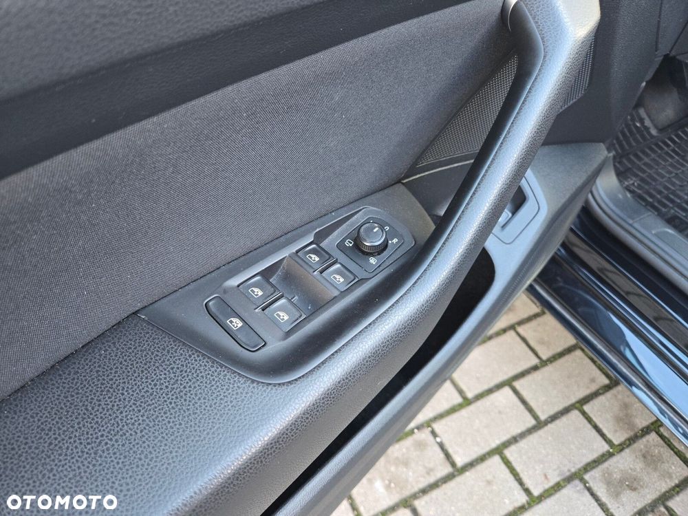 Volkswagen Passat - 18